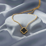 Schwarzes Kleeblatt-Halsband